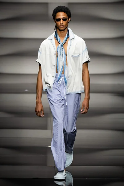 Look 64